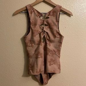 Acacia mauka capsule modern pacific